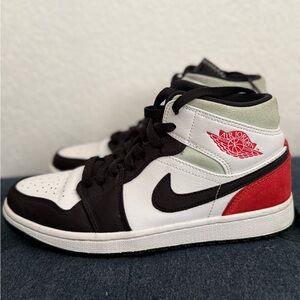 Air Jordan 1 Mid SE High Top